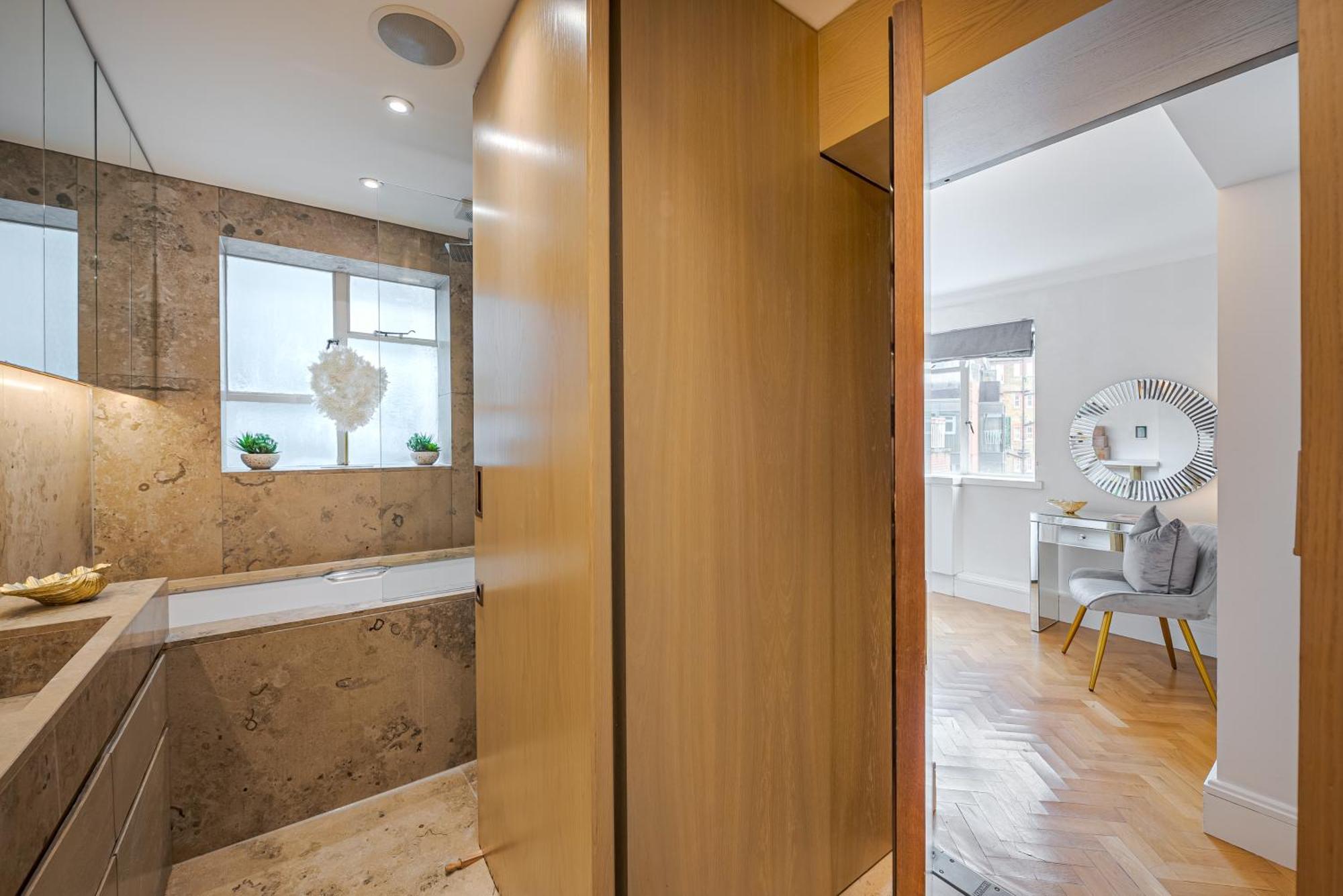 Modern Knightsbridge Apartment With Balcony Overlooking Harrods Prime Location Лондон Экстерьер фото