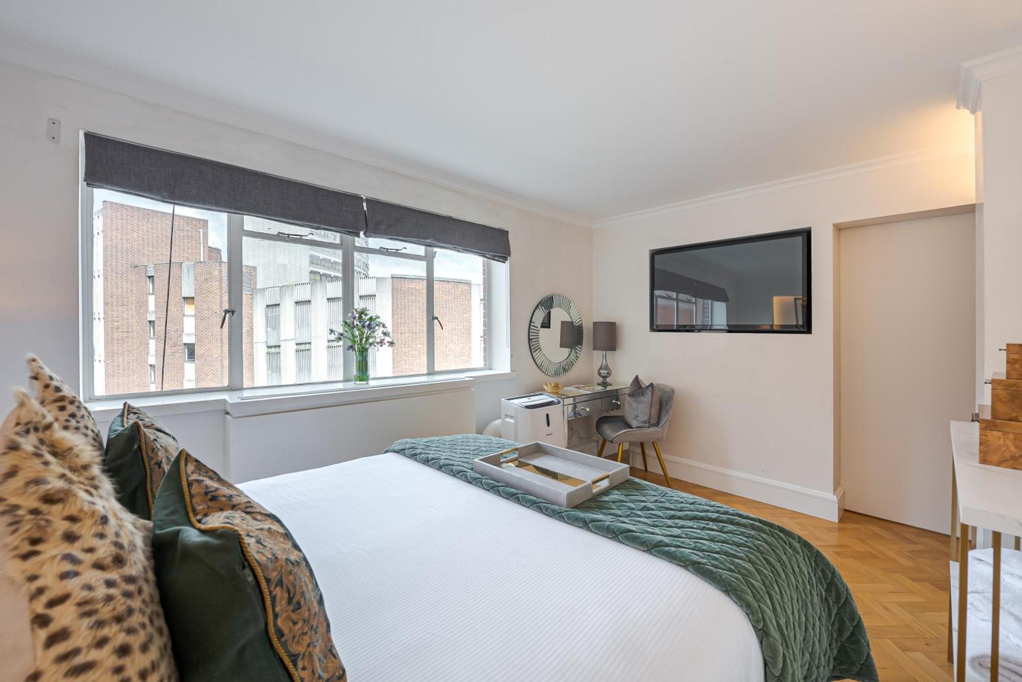 Modern Knightsbridge Apartment With Balcony Overlooking Harrods Prime Location Лондон Экстерьер фото