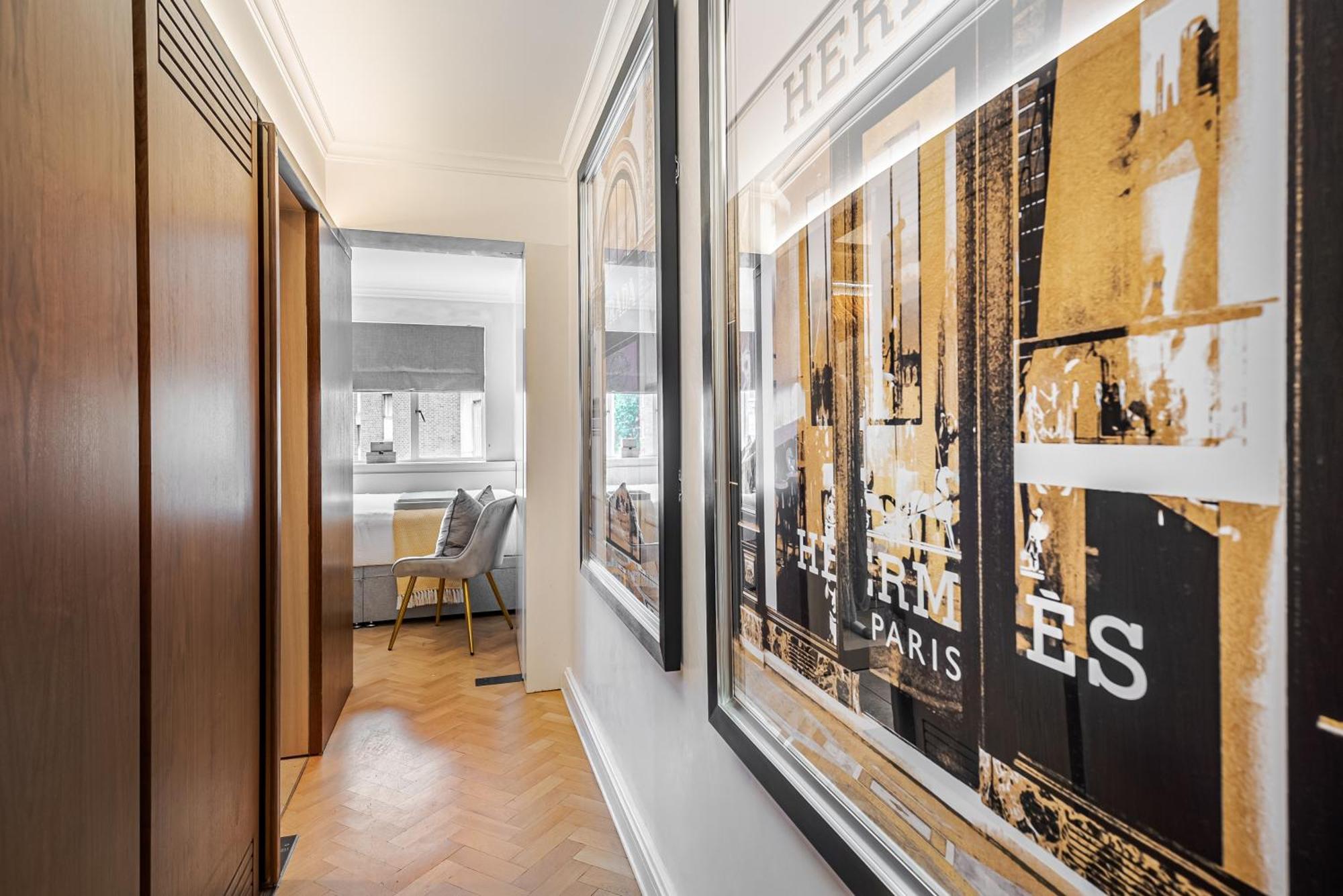 Modern Knightsbridge Apartment With Balcony Overlooking Harrods Prime Location Лондон Экстерьер фото