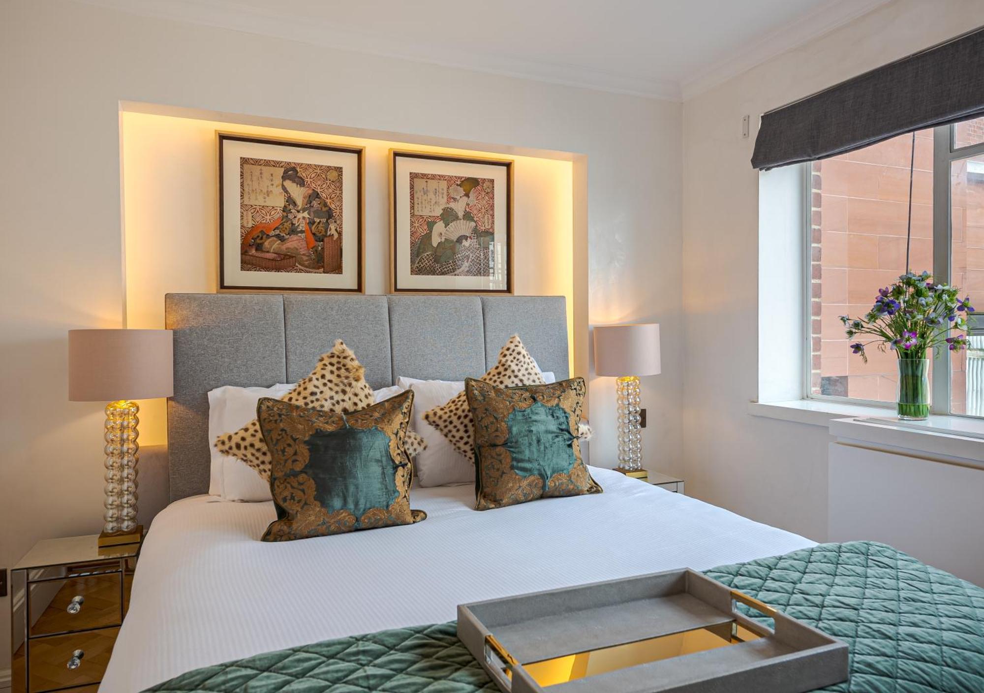 Modern Knightsbridge Apartment With Balcony Overlooking Harrods Prime Location Лондон Экстерьер фото
