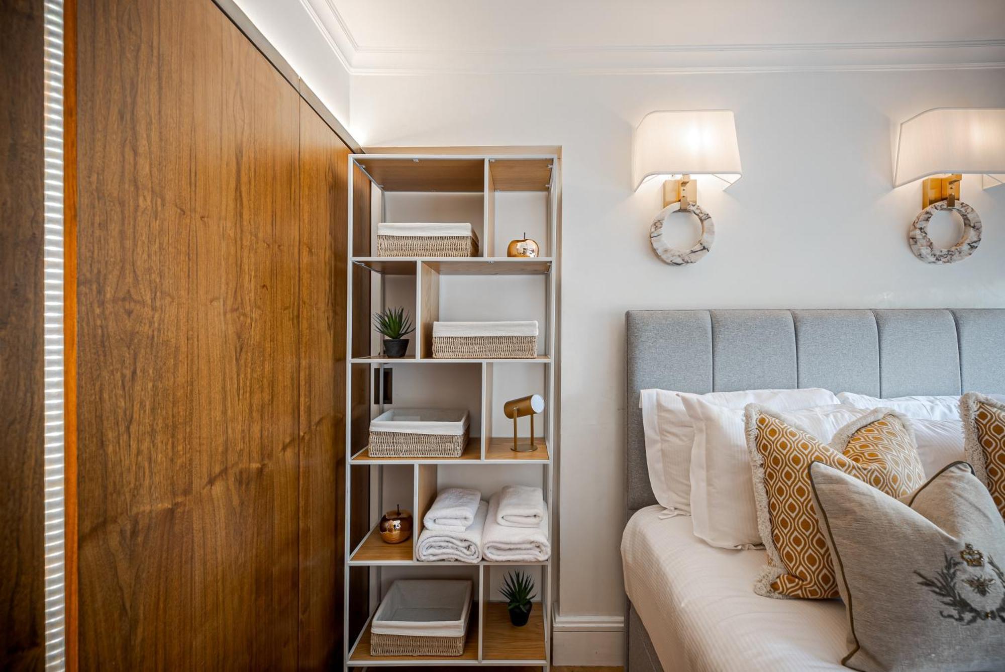 Modern Knightsbridge Apartment With Balcony Overlooking Harrods Prime Location Лондон Экстерьер фото