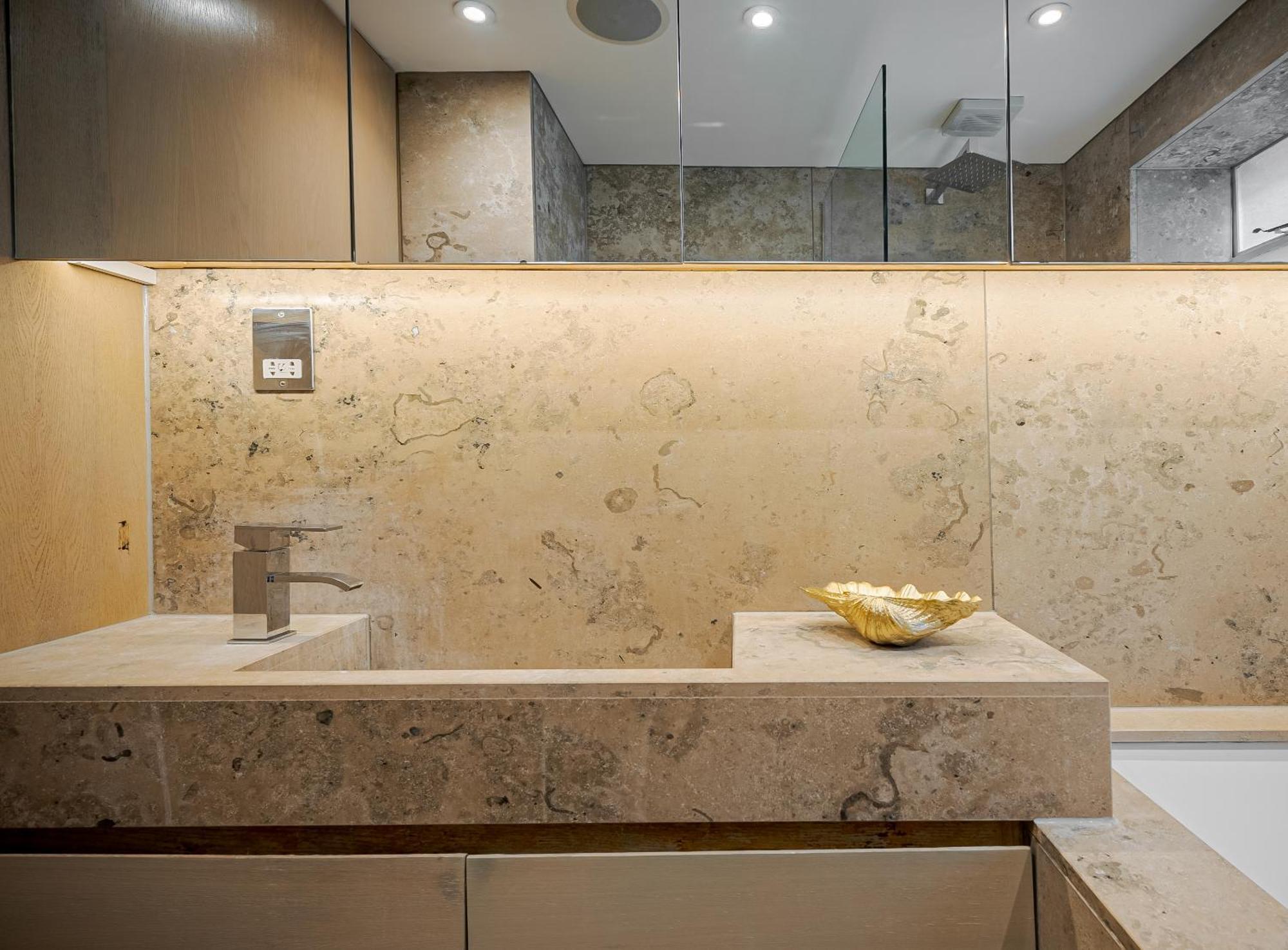 Modern Knightsbridge Apartment With Balcony Overlooking Harrods Prime Location Лондон Экстерьер фото